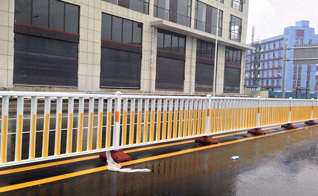 市政護(hù)欄網(wǎng)案例